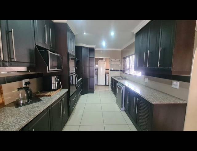 4 BEDROOM HOUSE TO LET IN SUNSET PARK